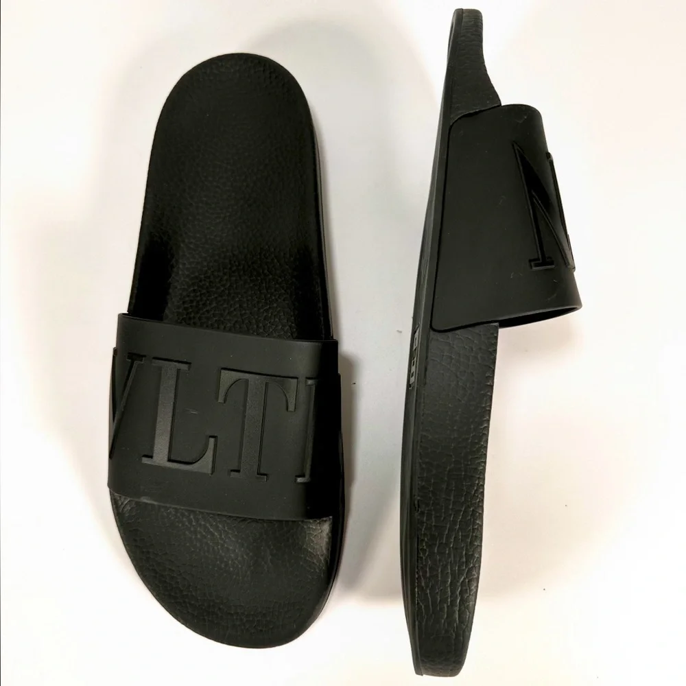 Valentino Garavani VLTN Logo All Black Rubber Slide Sandal